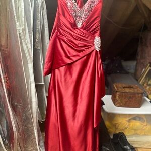 Vibrant Red Asymmetrical Gown with V-Neck for Prom